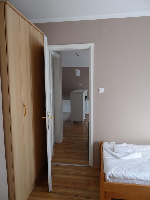 Hostel S Novi Sad Exteriör bild